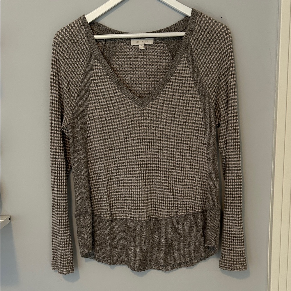 Women's V-Neck Longsleeve Top